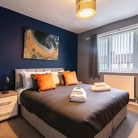 3 Bed Apartment - Perfect For Contractors Near Liverpool Airport Hale  Exteriér fotografie