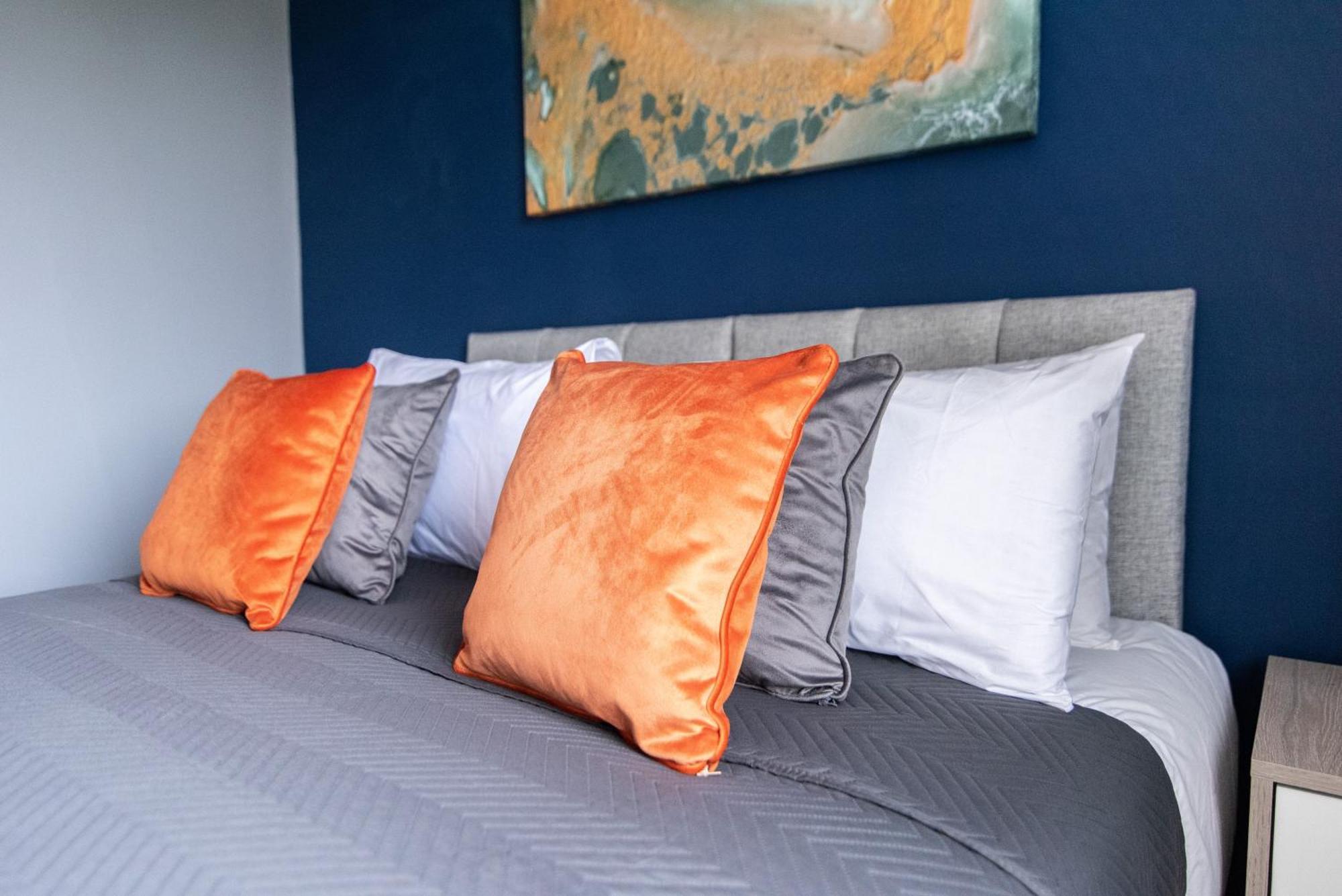 3 Bed Apartment - Perfect For Contractors Near Liverpool Airport Hale  Exteriér fotografie