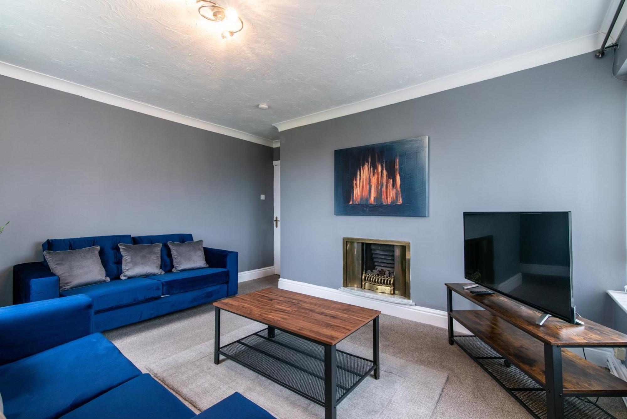 3 Bed Apartment - Perfect For Contractors Near Liverpool Airport Hale  Exteriér fotografie