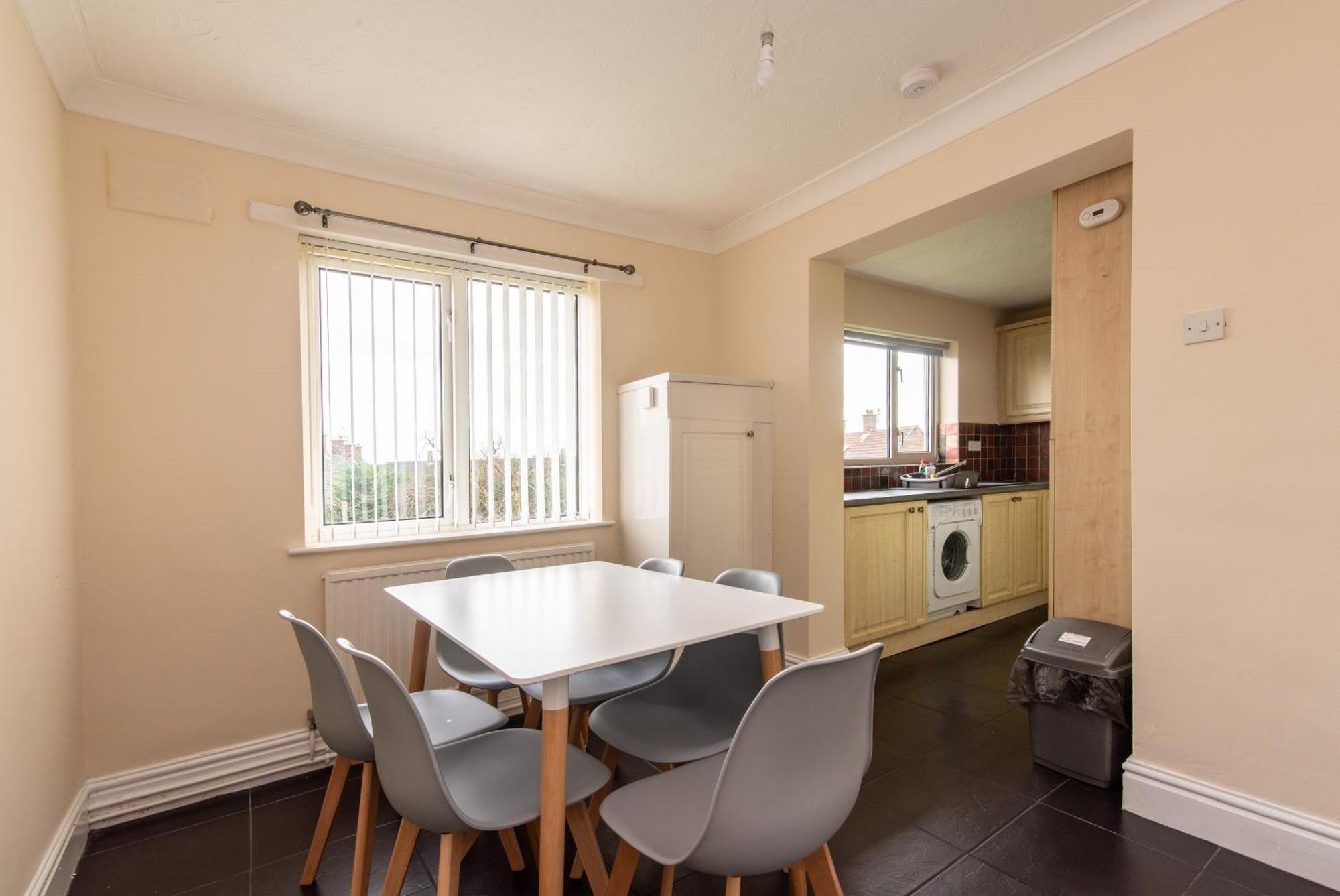 3 Bed Apartment - Perfect For Contractors Near Liverpool Airport Hale  Exteriér fotografie