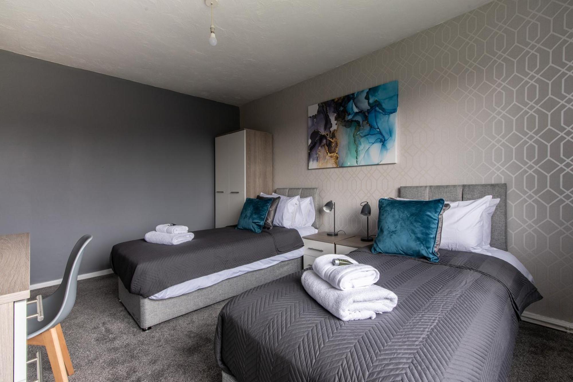 3 Bed Apartment - Perfect For Contractors Near Liverpool Airport Hale  Exteriér fotografie