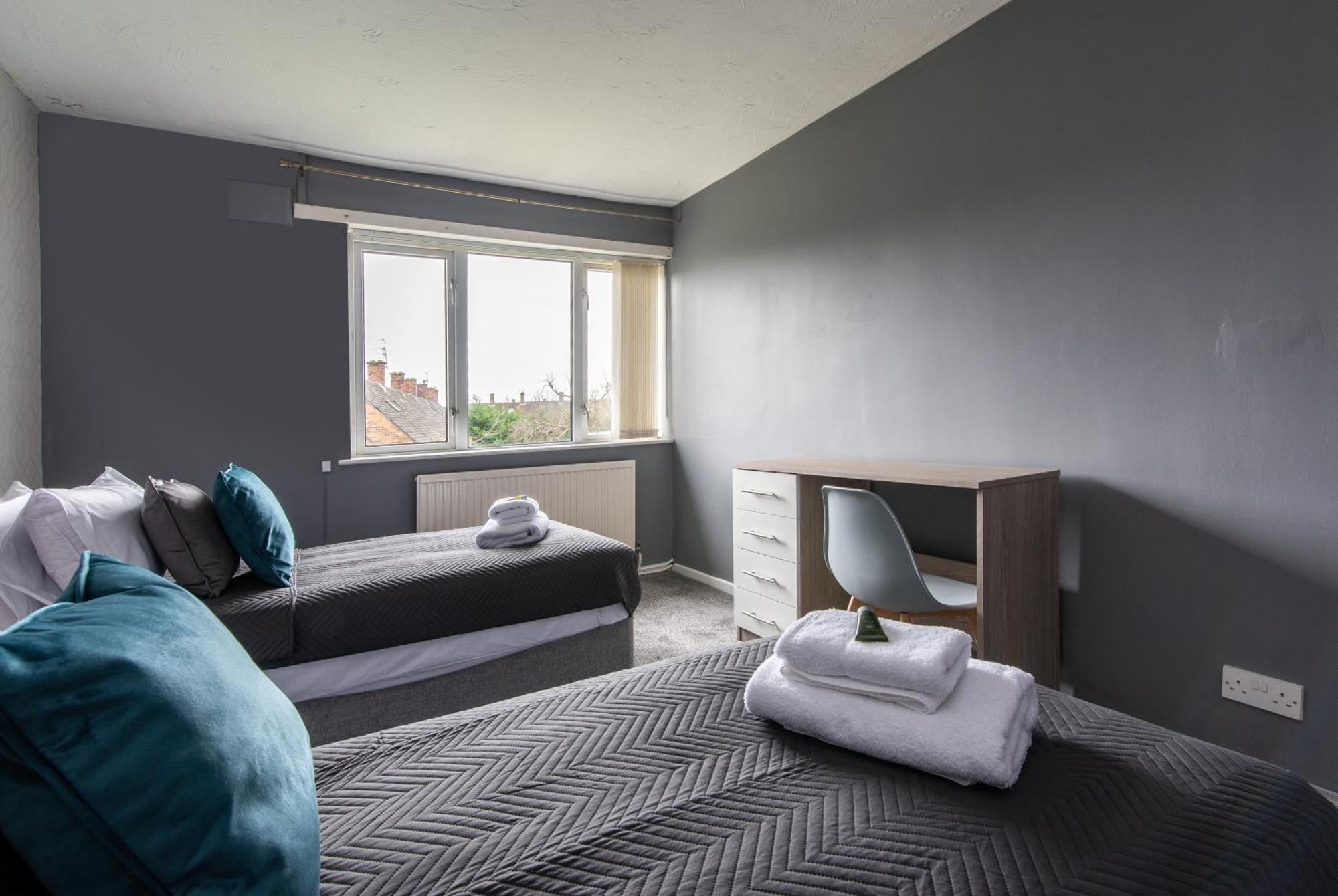 3 Bed Apartment - Perfect For Contractors Near Liverpool Airport Hale  Exteriér fotografie