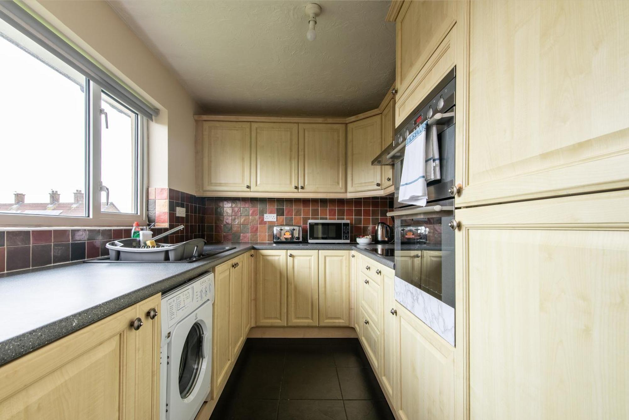 3 Bed Apartment - Perfect For Contractors Near Liverpool Airport Hale  Exteriér fotografie